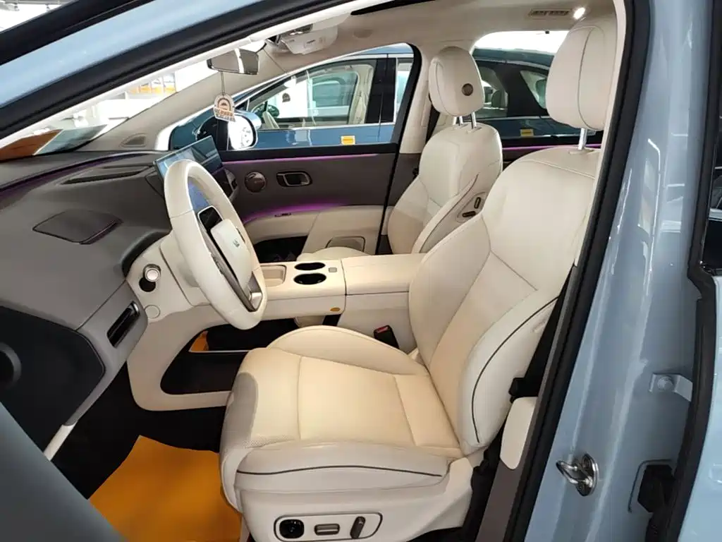 Li Auto i8 2025 — фото 15