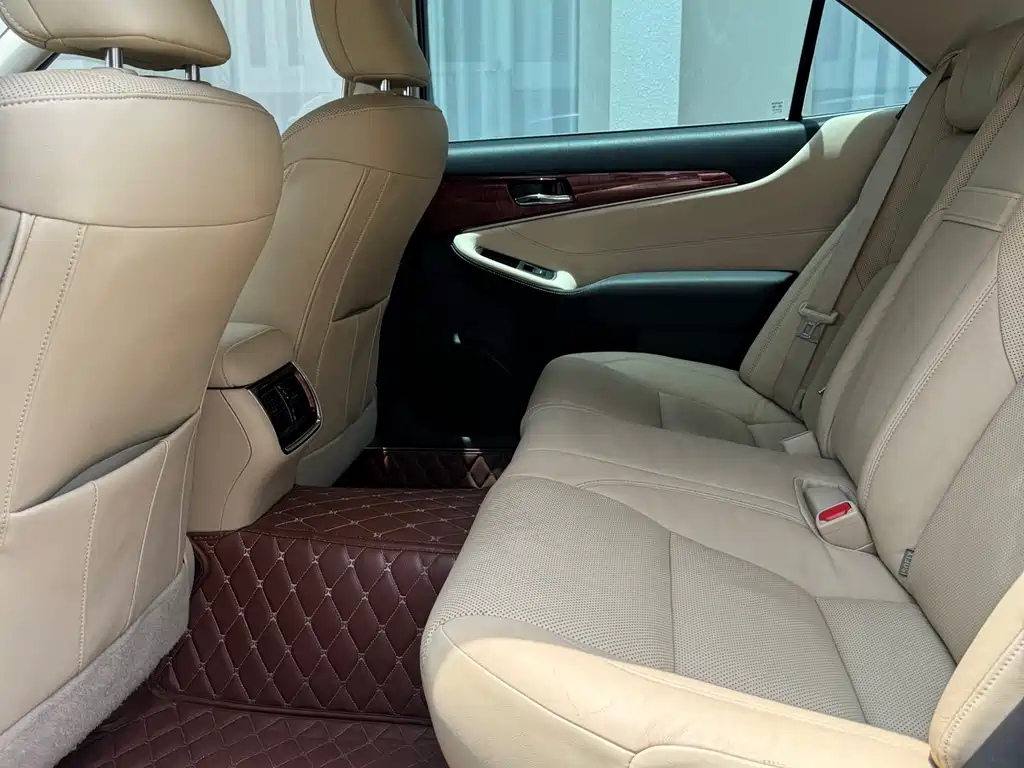 Toyota Crown 2016 — фото 14
