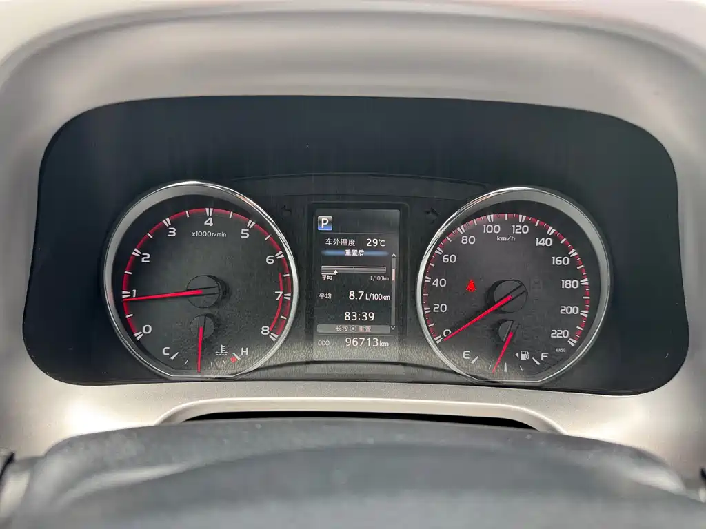 Toyota RAV4 2017 — фото 13