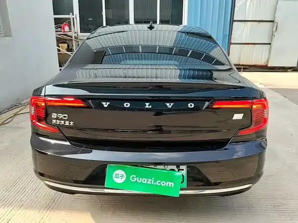 Volvo S90 Plug-In Hybrid 2023