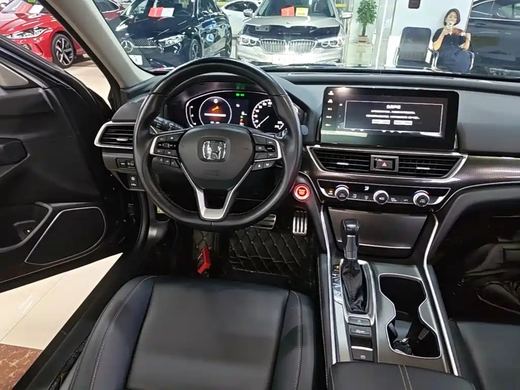 Honda Accord 2023 — фото 13