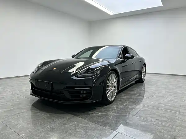 Porsche Panamera 2023