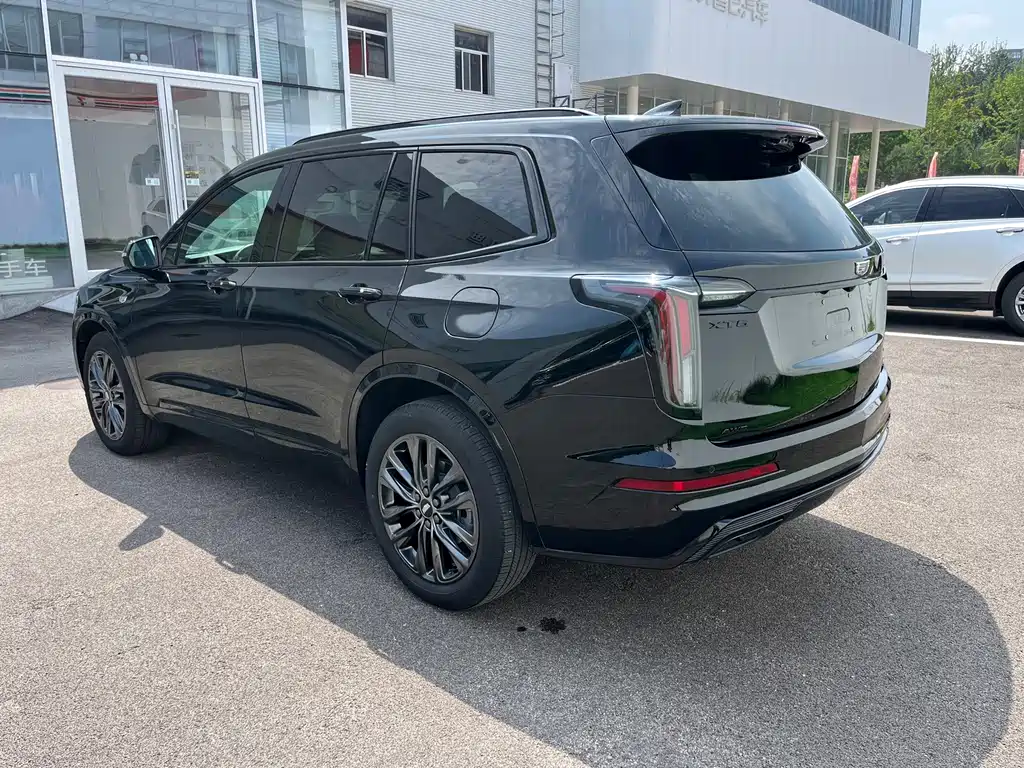 Cadillac XT6 2024 — фото 13