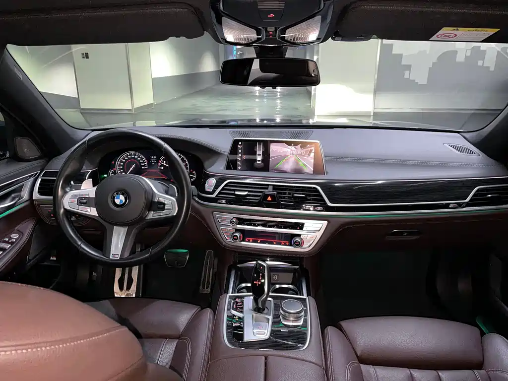 BMW 7 Series 2019 — фото 11