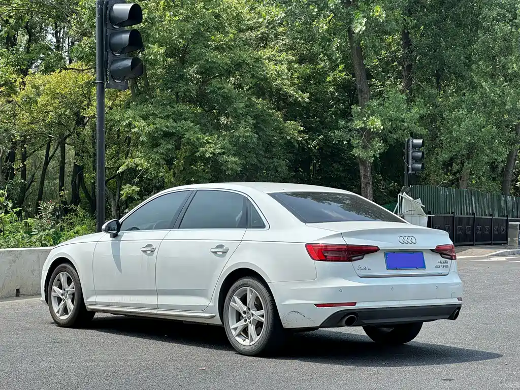 Audi A4L 2017