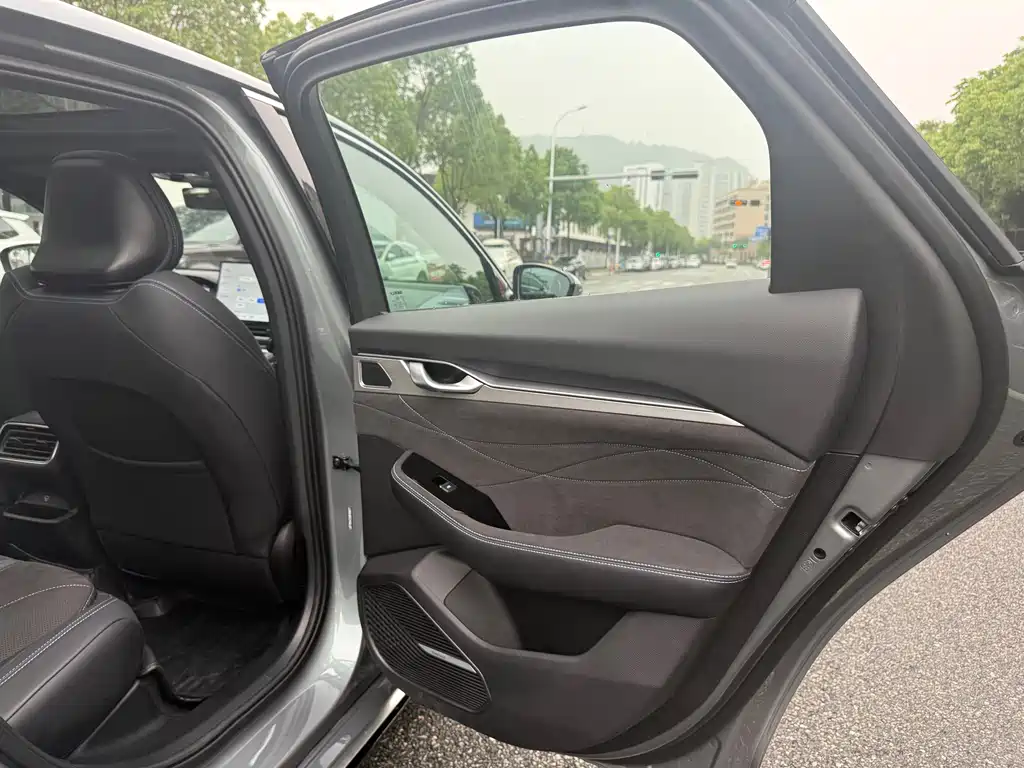 Geely Xingrui 2025 — фото 12