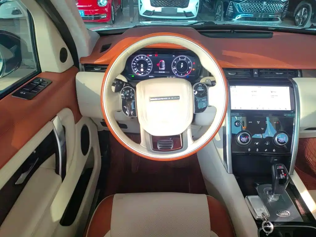 Land Rover Discovery Sport 2021 — фото 8