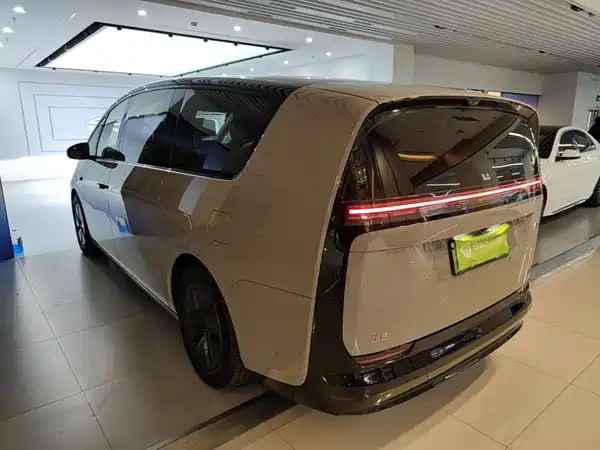 Li Auto MEGA 2025