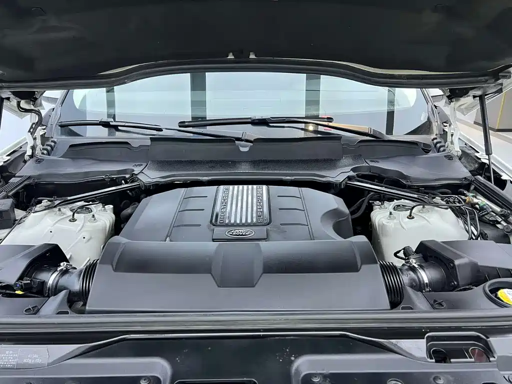 Land Rover Discovery 2018 — фото 16