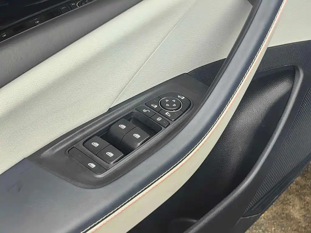 BYD Qin PLUS 2022 — фото 18