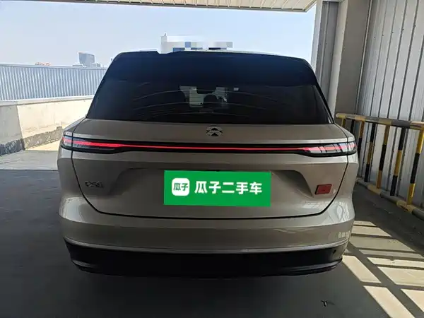NIO ES8 2024