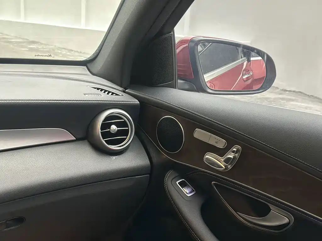 Mercedes-Benz GLC 2020 — фото 23