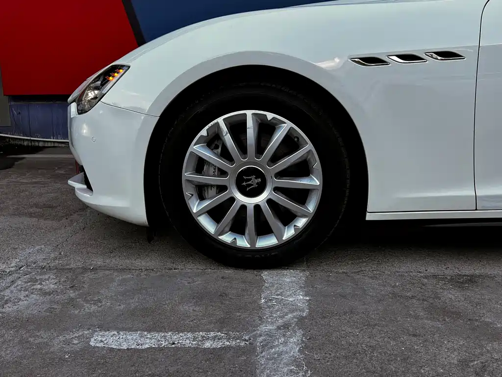 Maserati Ghibli 2015 — фото 25