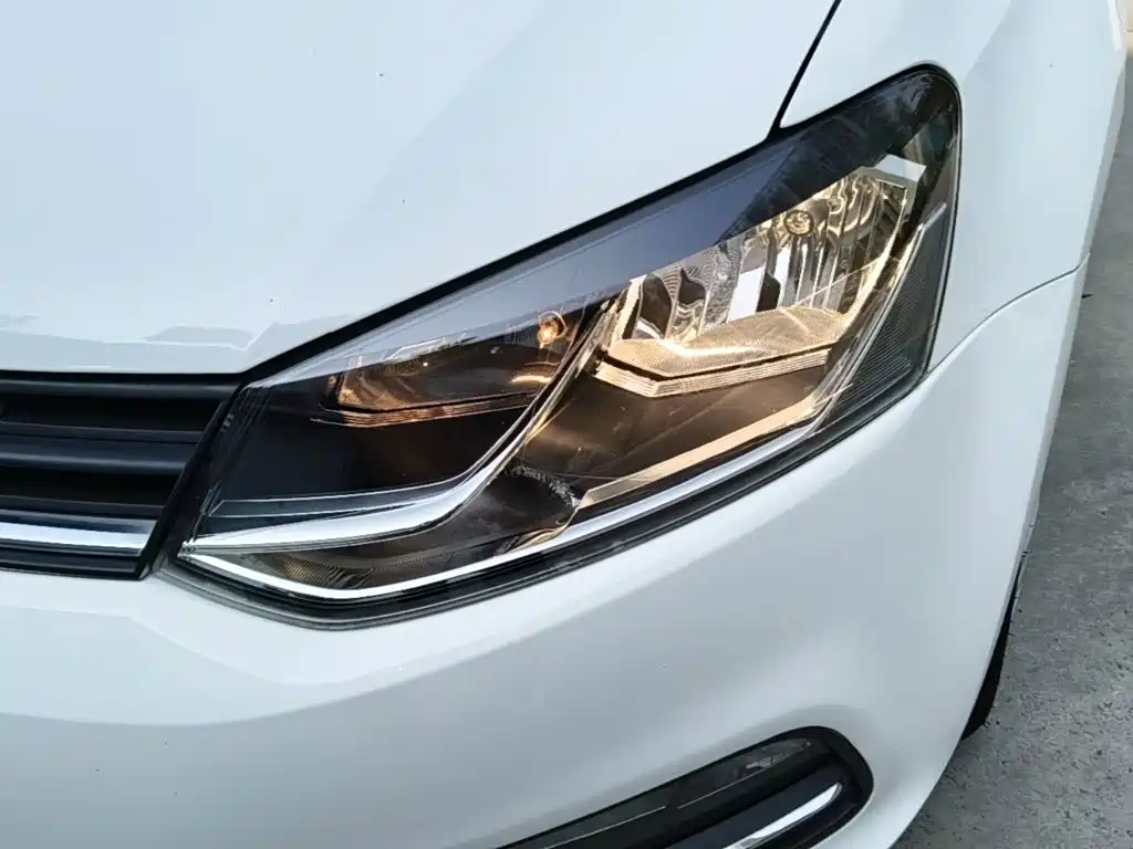 Volkswagen Polo 2017 — фото 24
