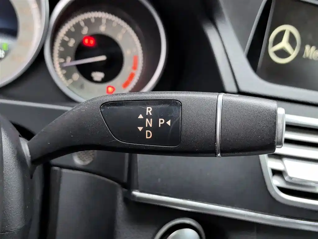 Mercedes-Benz E-Class 2016 — фото 13
