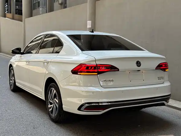 Volkswagen Bora 2023
