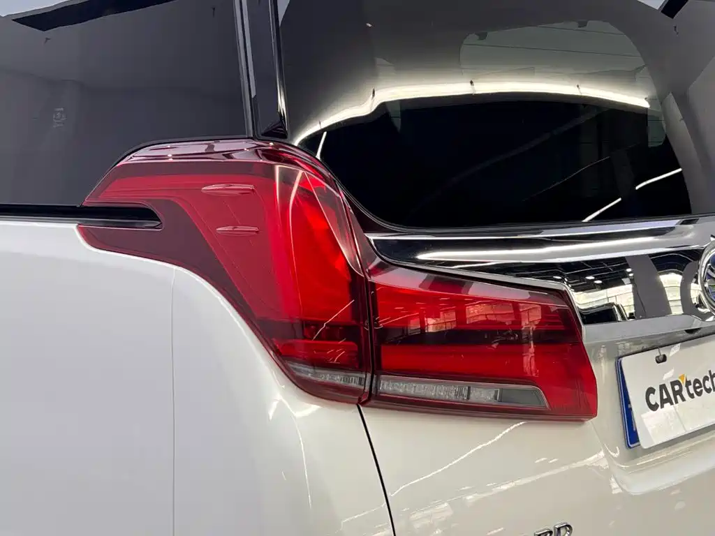 Toyota Alphard 2020 — фото 10
