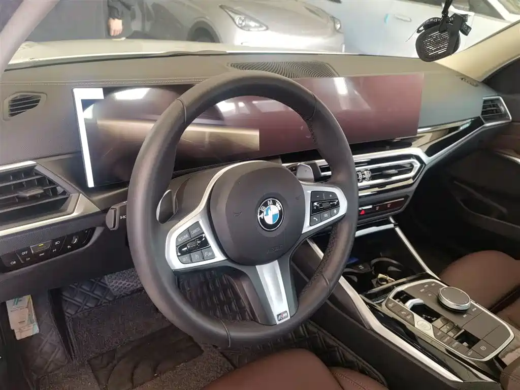 BMW 3 Series 2024 — фото 12