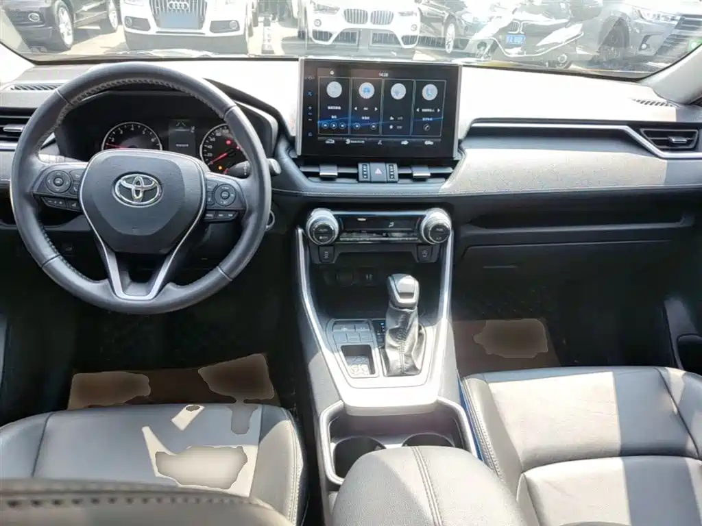 Toyota Wildlander 2023 — фото 10