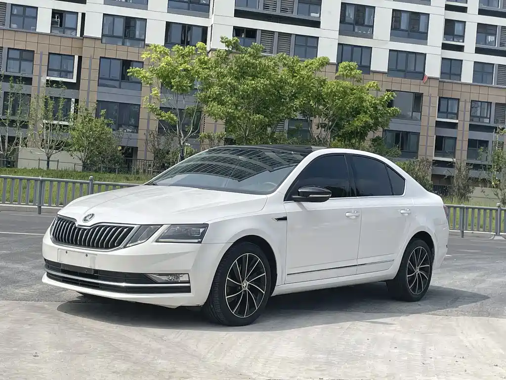 Skoda Octavia 2019 — фото 1