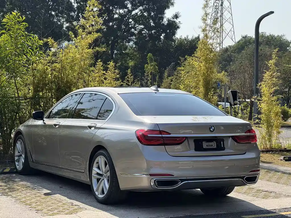 BMW 7 Series 2019 — фото 14