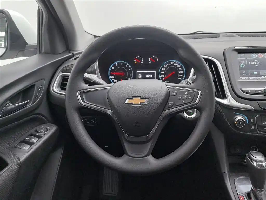 Chevrolet Equinox 2017 — фото 11