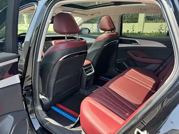 Hongqi H5 PHEV 2025