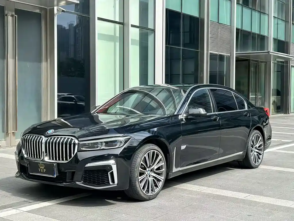 BMW 7 Series 2010 — фото 1