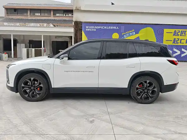 NIO ES8 2020