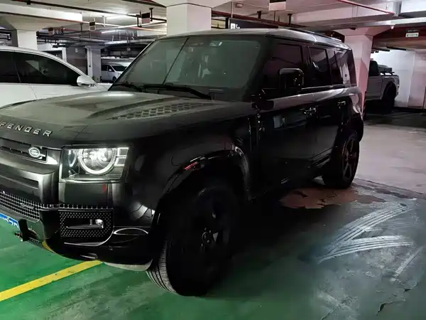 Land Rover Defender 2023