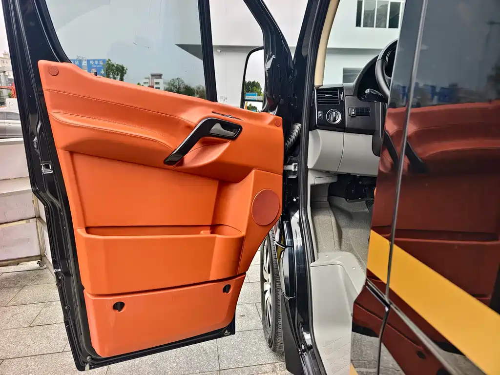 Mercedes-Benz Sprinter 2019 — фото 20