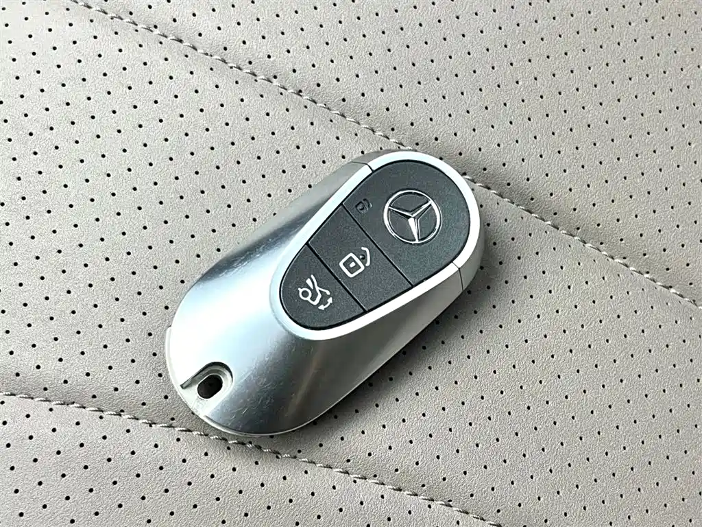 Mercedes-Benz EQE SUV 2024