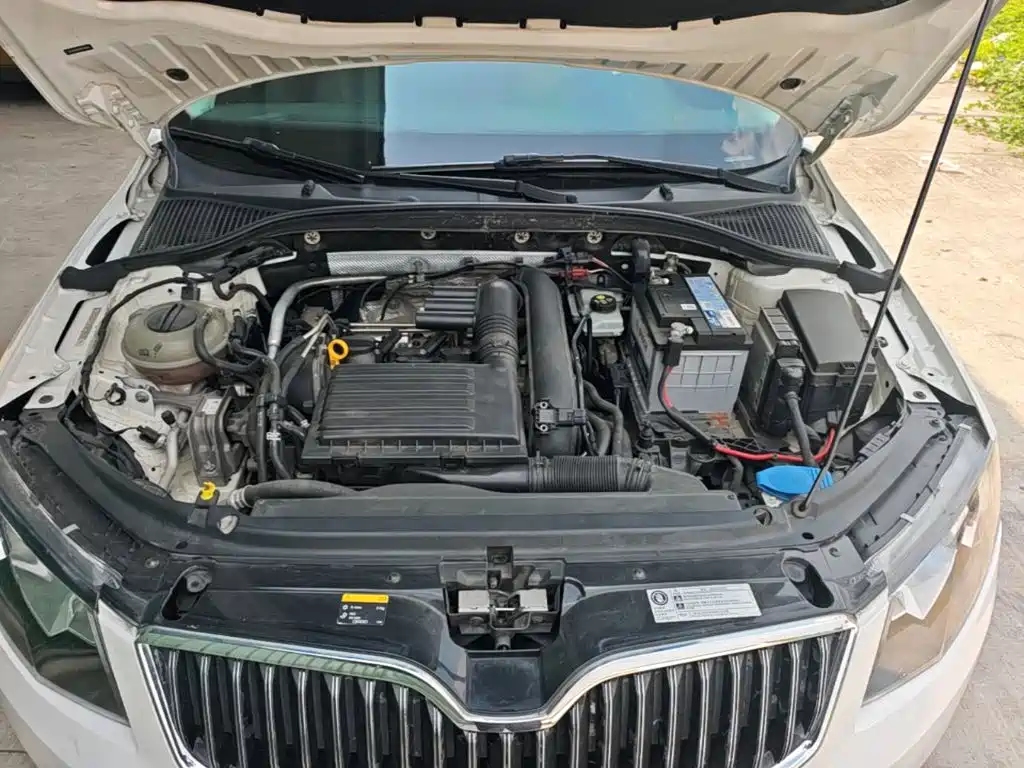 Skoda Octavia 2015 — фото 20