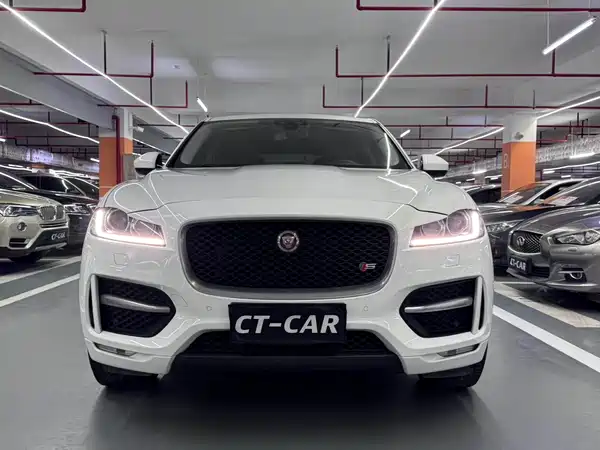 Jaguar F-PACE 2016