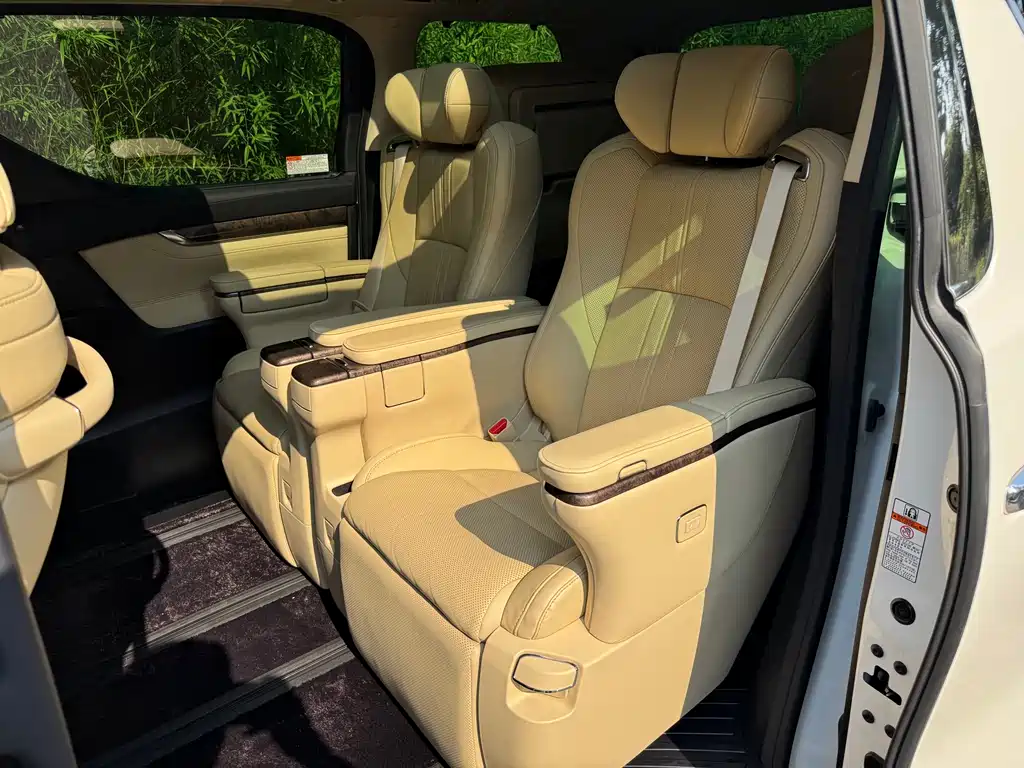 Toyota Alphard 2022