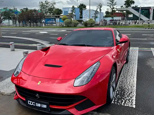 Ferrari F12berlinetta 2013