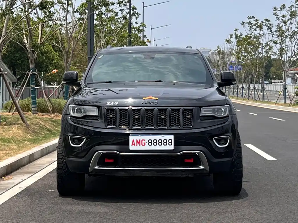 Jeep Grand Cherokee 2015 — фото 11