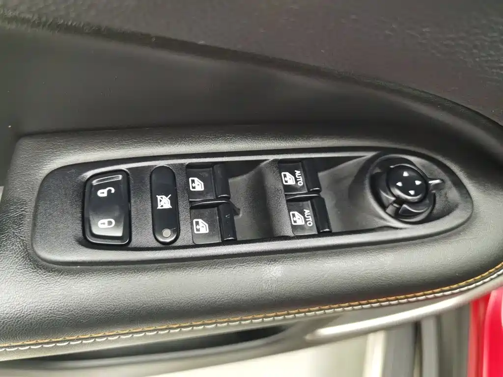 Jeep Compass 2018 — фото 9
