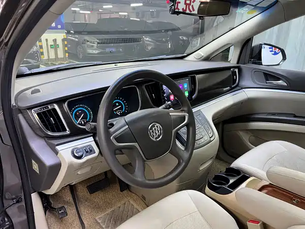 Buick GL8 2013