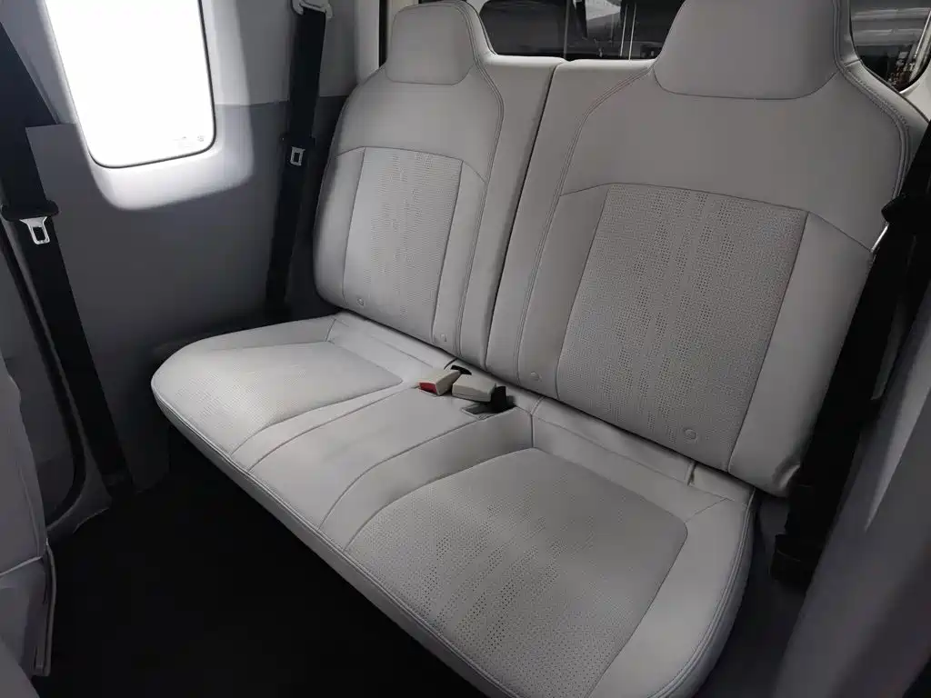 Wuling Air ev Clear Sky 2023 — фото 15
