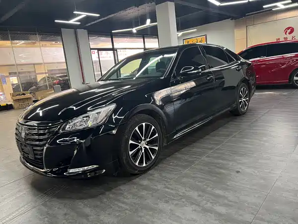 Toyota Crown 2018