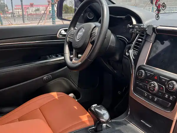 Jeep Grand Cherokee 2015