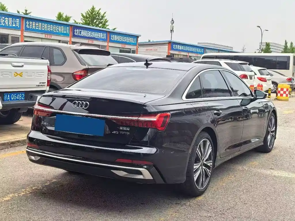 Audi A6L 2023 — фото 7