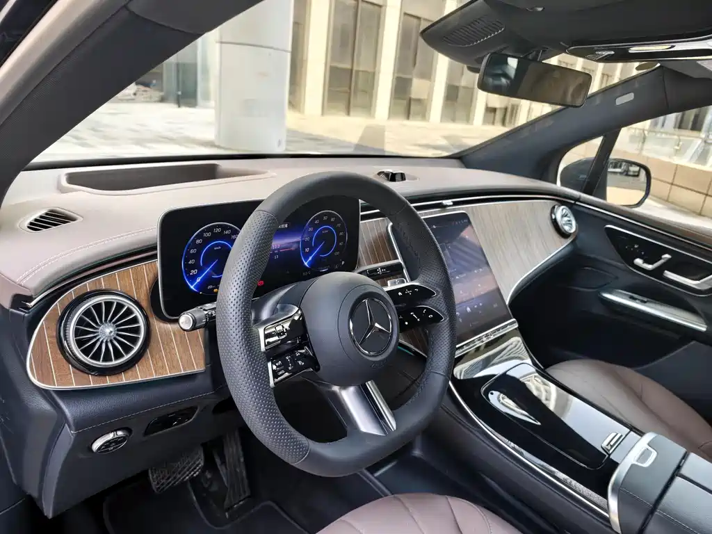 Mercedes-Benz EQE SUV 2025 — фото 14