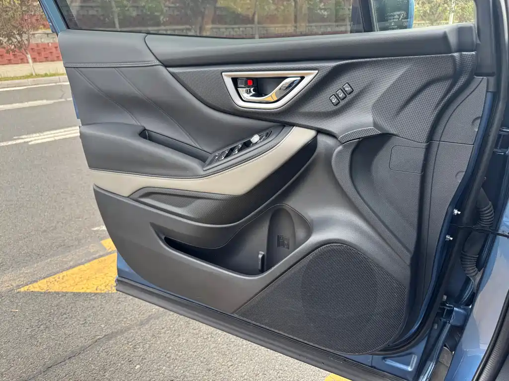 Subaru Forester 2022 — фото 15