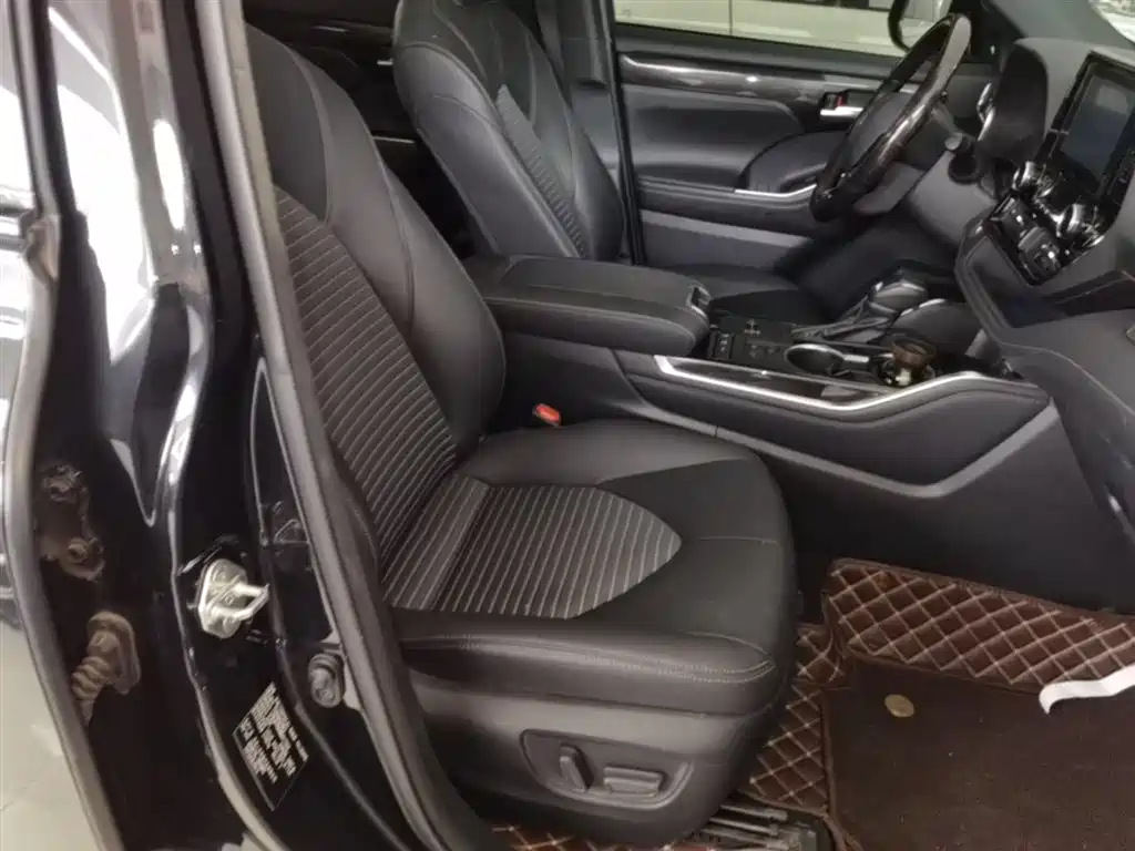 Toyota Crown Kluger 2022 — фото 25