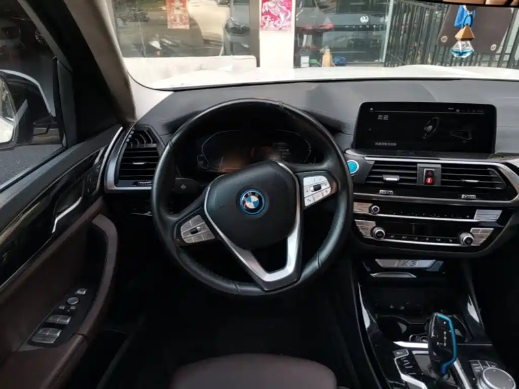 BMW iX3 2021 — фото 11