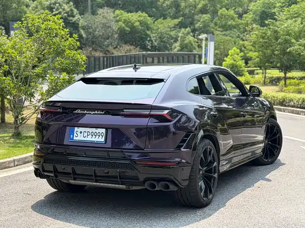 Lamborghini Urus 2025