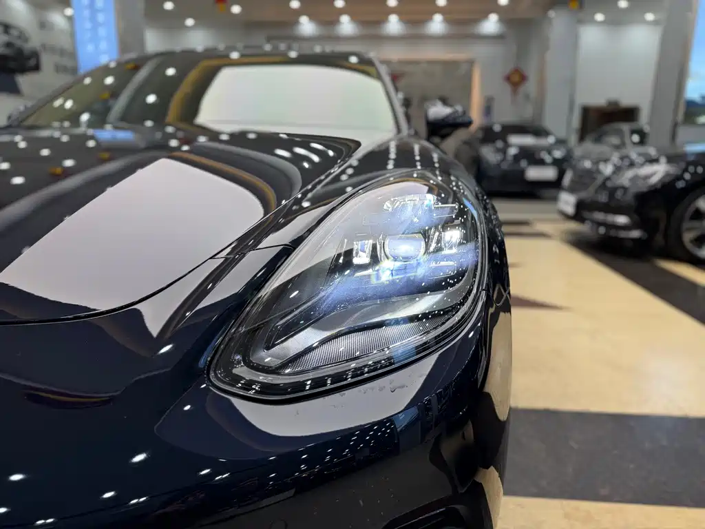 Porsche Panamera 2018 — фото 23