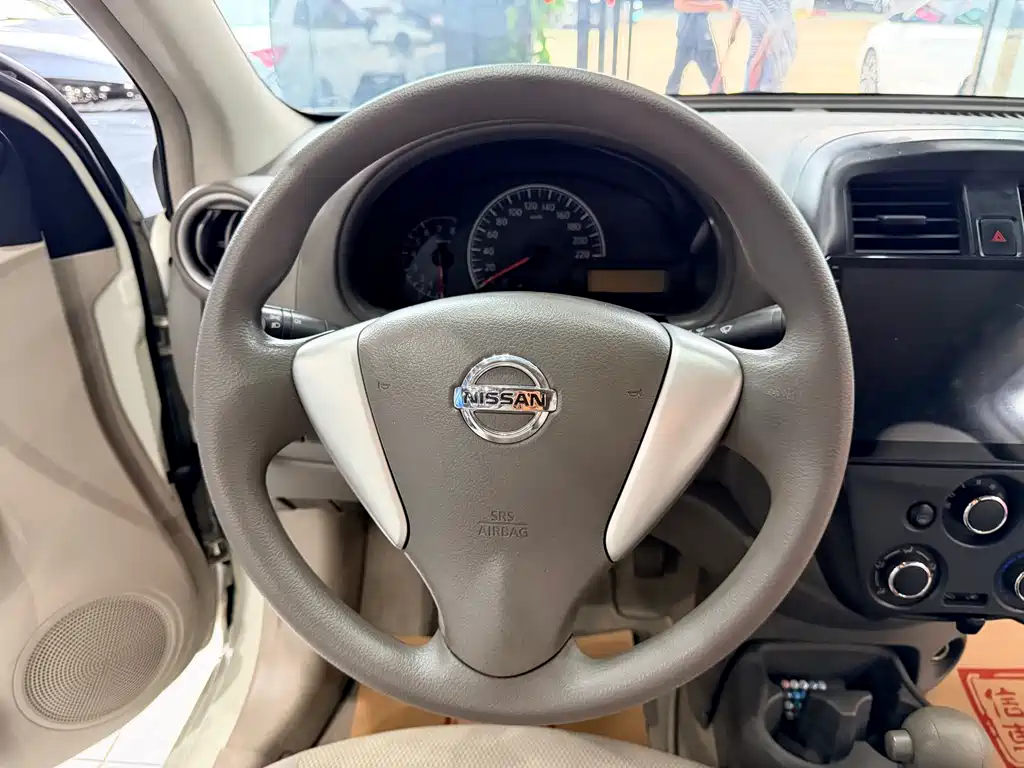 Nissan Sunny 2016 — фото 12